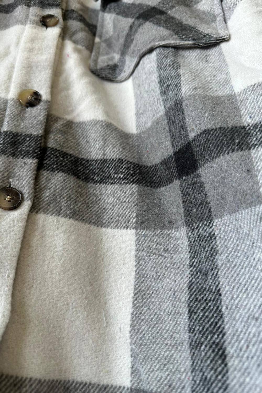 Plaid flannel shacket basic shirt jacket w/fur lined inside